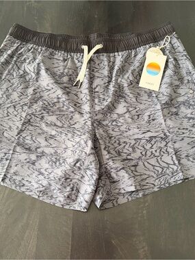 Vuori Men's Gray Patterned Performance Shorts